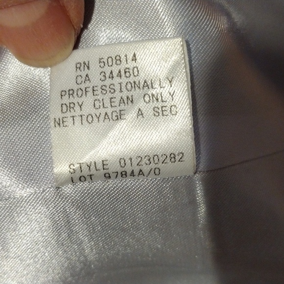 Tahari women's silk navy blue 2-piece suit. EUC. Size 10. - Picture 8 of 13